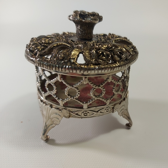 dafri Other - Dafri Jewellers 1940-50s Silver Rose Lace Trinket Box Signed